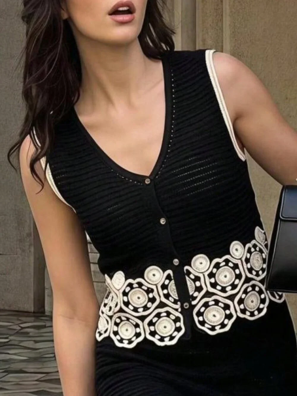 Black Casual Women's Hollow Embroidered Sleeveless Knit Vest Top